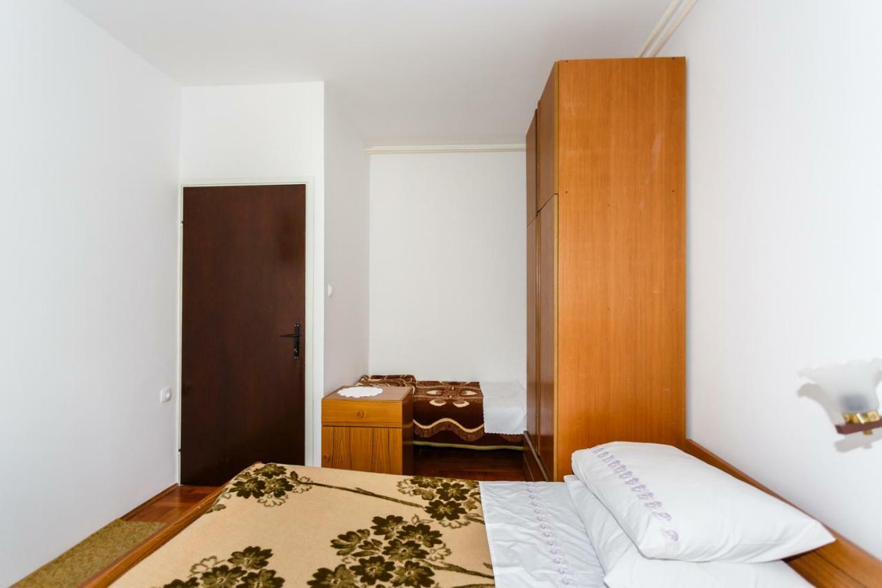 Apartmani Jelica クルク エクステリア 写真