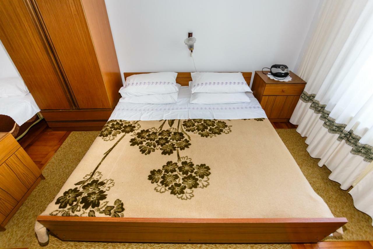 Apartmani Jelica クルク エクステリア 写真