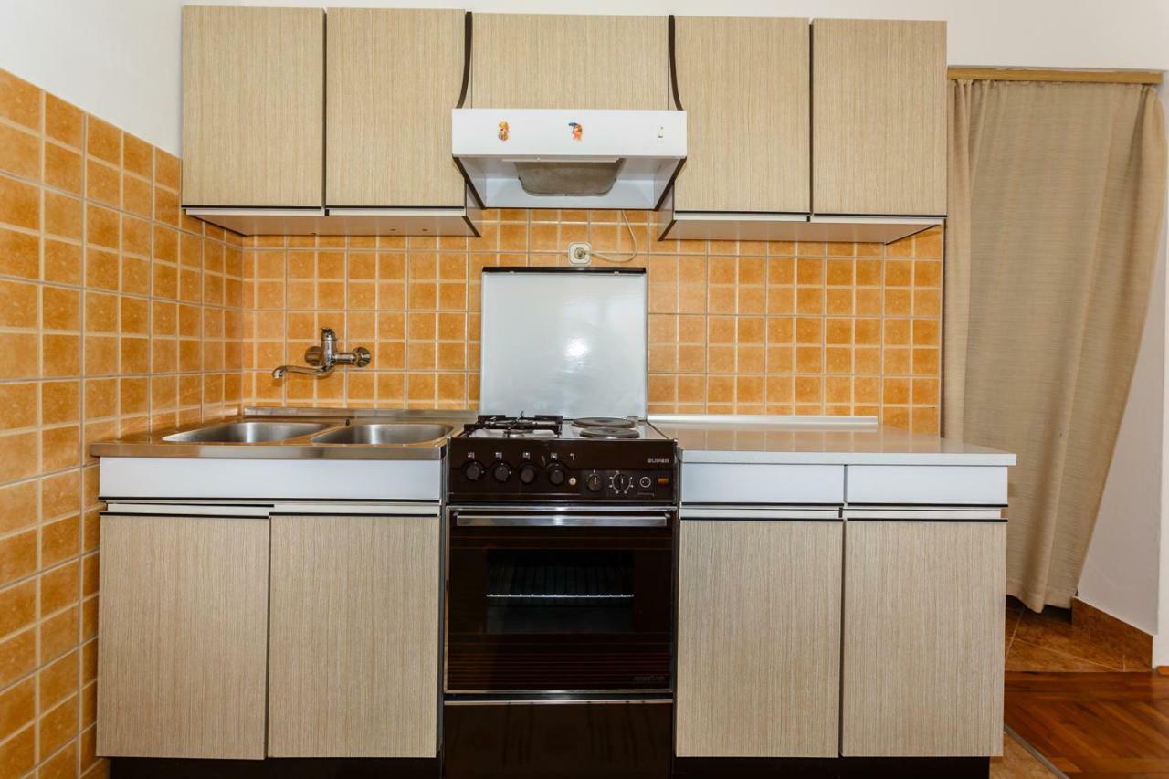 Apartmani Jelica クルク エクステリア 写真